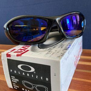 OAKLEY SUNGLASSES"MONSTERDOG"